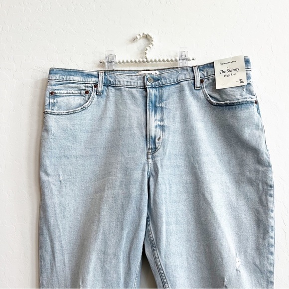 NEW Abercrombie & Fitch Women's Skinny High Rise Jeans Busted Knee 34/18 Long - Picture 2 of 6